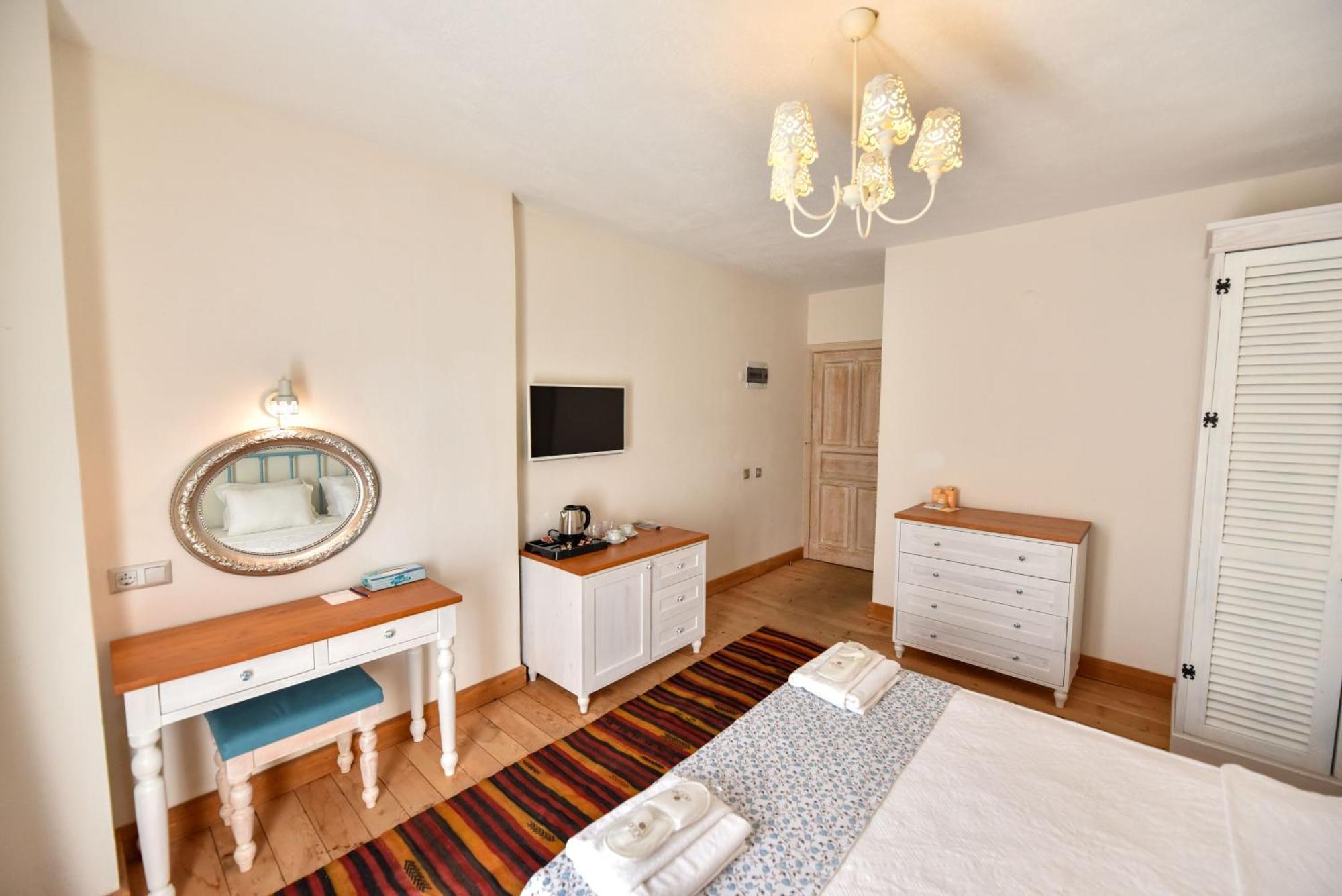 Orino Suites Cedit Room photo